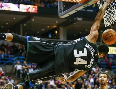 Αυτή είναι η εντυπωσιακή βίλα που μόλις αγόρασε ο Γιάννης Αντετοκούνμπο αντί 1,8 εκατ. δολ.! (φώτο)